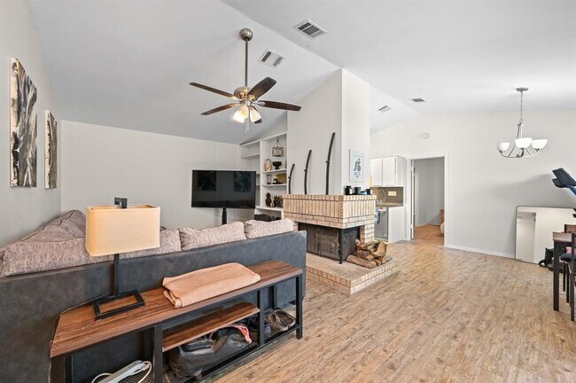 Foto del edificio - 11728 Norwegian Wood Dr