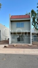 Building Photo - 2834 E Kathleen Rd