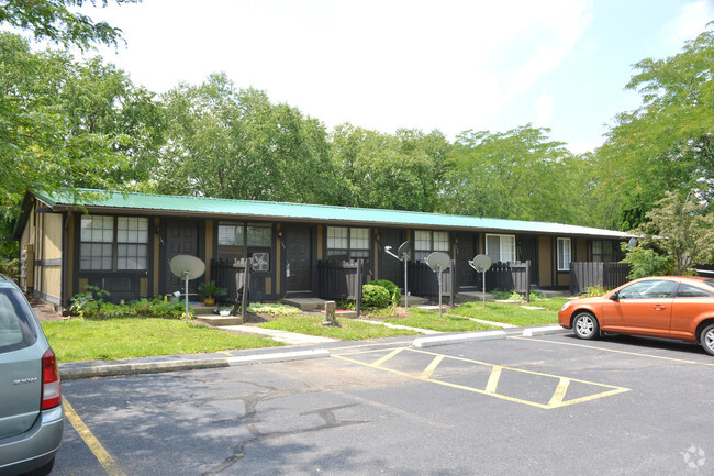 Building Photo - Concord Square Apartments