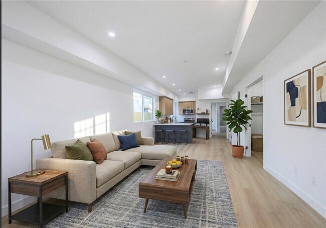 Foto del edificio - 2012 S Dunsmuir Ave