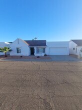 Building Photo - 3329 E Siesta Ln