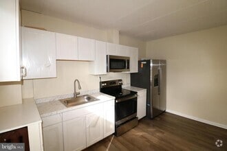 Building Photo - 403 Pennington Ave