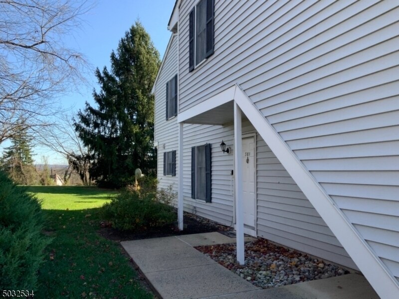 Foto principal - 381 Burdock Ct