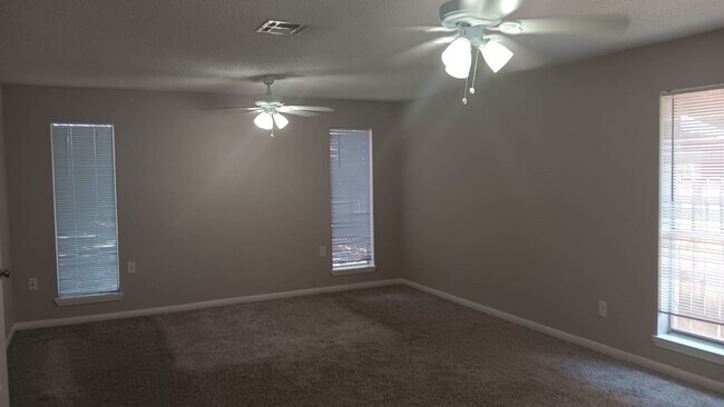Foto del edificio - 4526 Turf Valley Dr