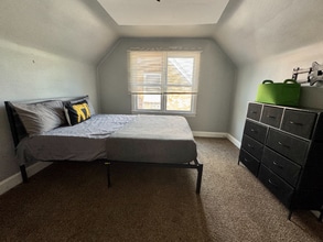 Building Photo - 5284 Devonshire Rd