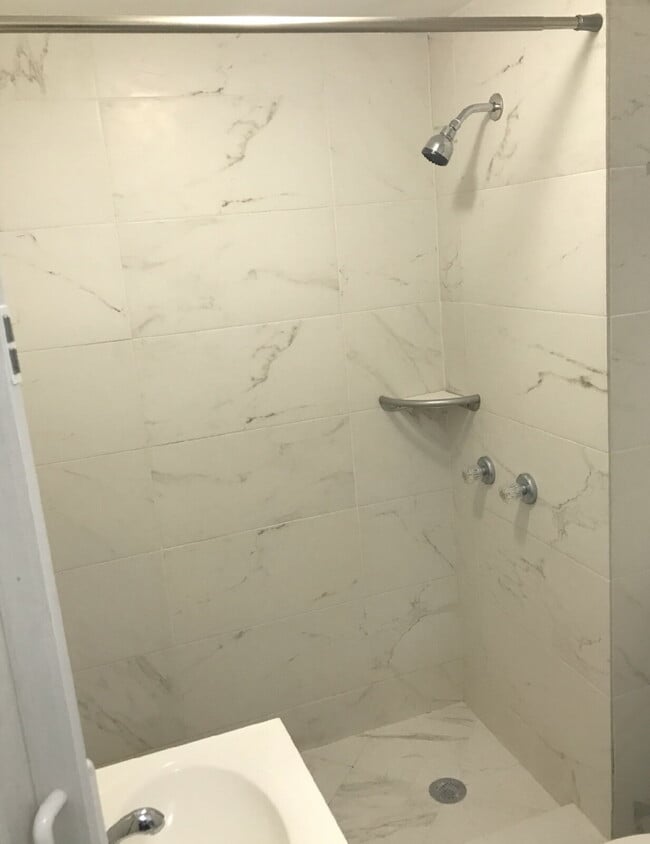 Primary Photo - Efficiency/Studio for Rent – Available Imm...