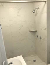 Building Photo - 1810 SW 32nd Ave