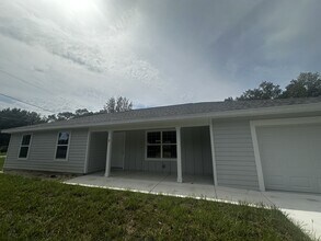 Building Photo - 2 Pine Crse Dr