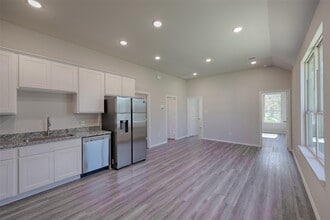 Building Photo - 11632 Vistawood St