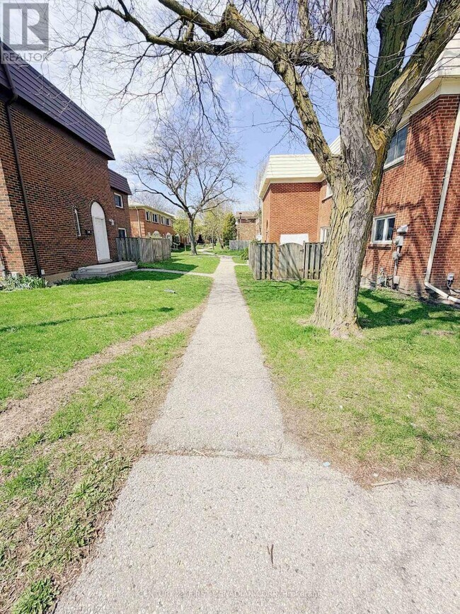 Photo du bâtiment - 575 Gainsborough Rd