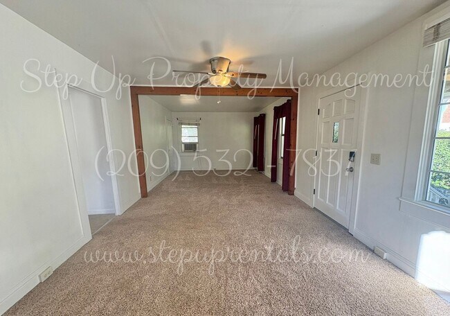 Foto del edificio - Charming 3-Bedroom Home in Tuolumne, CA – ...