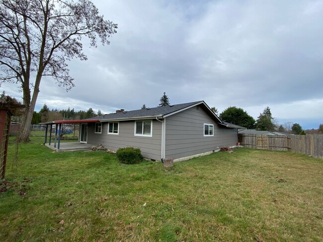 Building Photo - Newly Renovated 3 Bedroom home in Mount Ve...