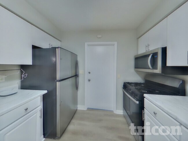 Building Photo - 1332 W Hartley Cir