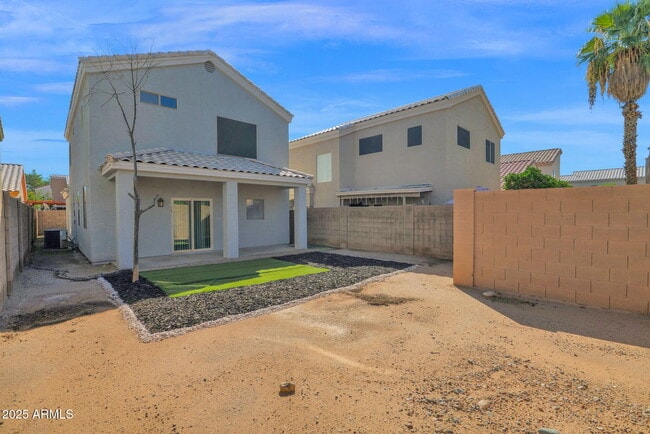 Building Photo - 1750 W Union Hills Dr