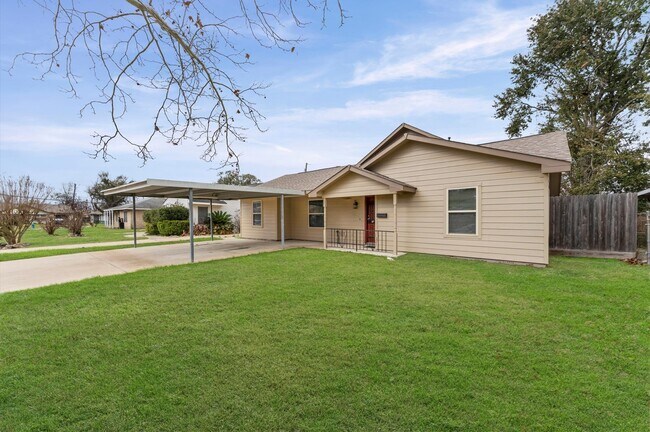 Building Photo - 3611 Wyoming St