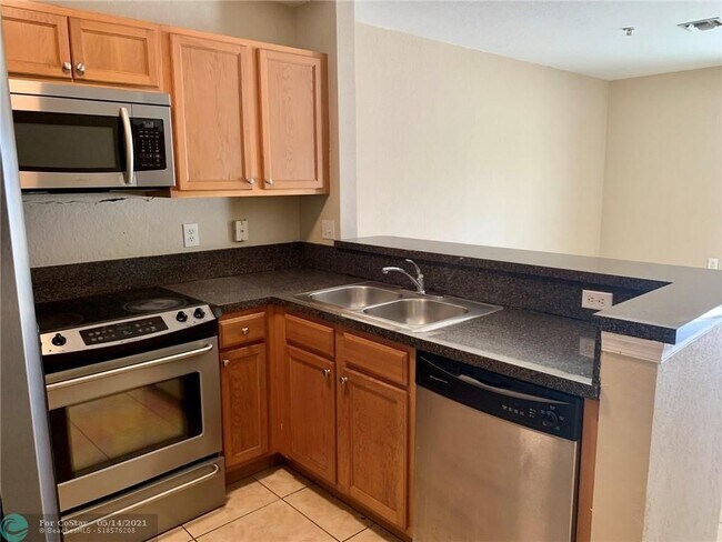 Building Photo - 5455 SW 41st St