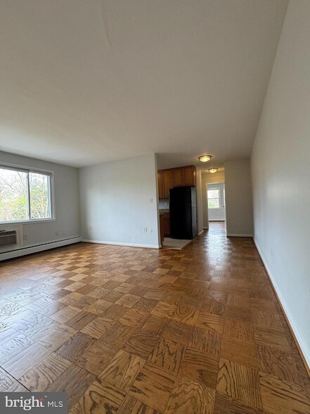 Building Photo - 945 N Barton St