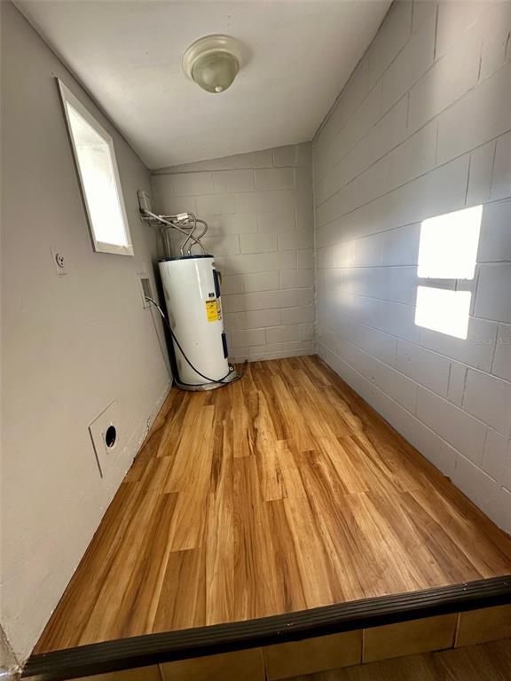 Building Photo - 653 NE Waldo Rd