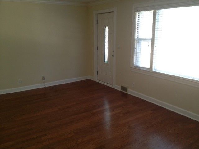 Building Photo - 11 Guth St