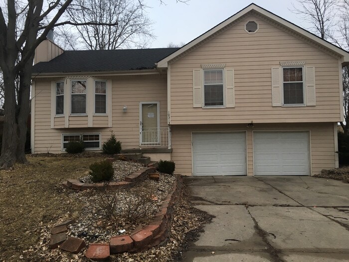 Split Level in Staley District, *Vouchers OK House Rental in Kansas