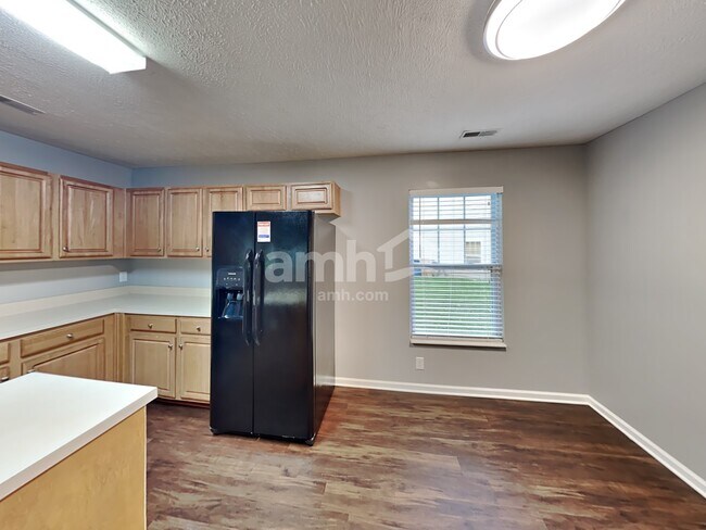 Building Photo - 129 Trellis Way
