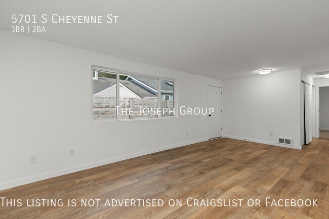 Building Photo - Recently remodeled 3 bed/2 bath in Tacoma!