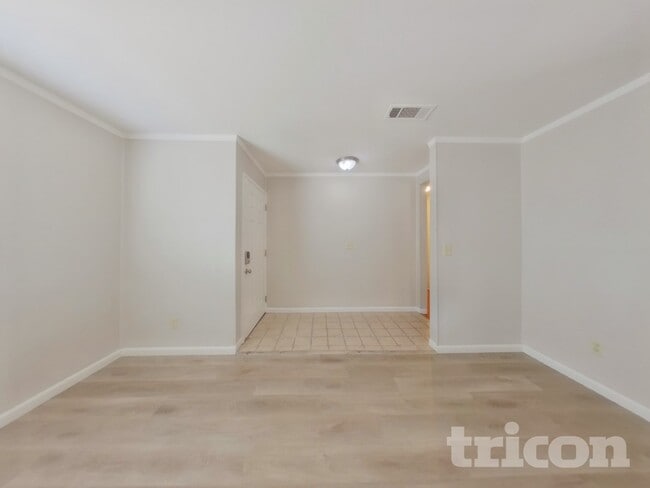 Building Photo - 520 Eider Ln