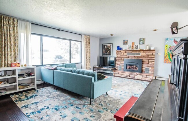Foto del edificio - 4011 Sunrose Dr
