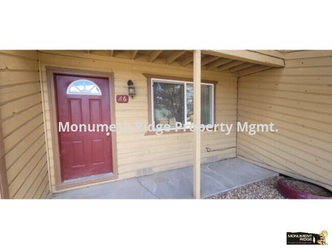 Building Photo - Available Now!  2 bed, 1.5 bath Clifton Ap...