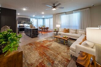 Building Photo - 30020 Creekside Ter Dr