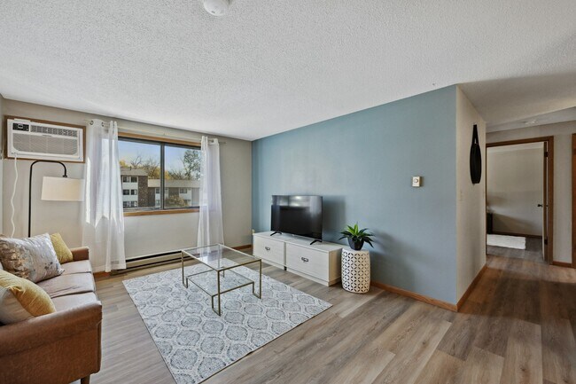 Foto del edificio - 902 Benton Dr