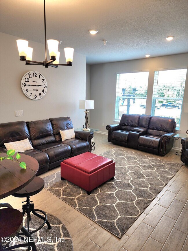 Foto del edificio - 1071 Farwell St