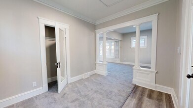 Building Photo - 3915 Hyde Ave