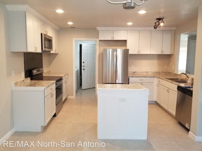 Building Photo - 3 br, 2.5 bath House - 10351 Manor Crk