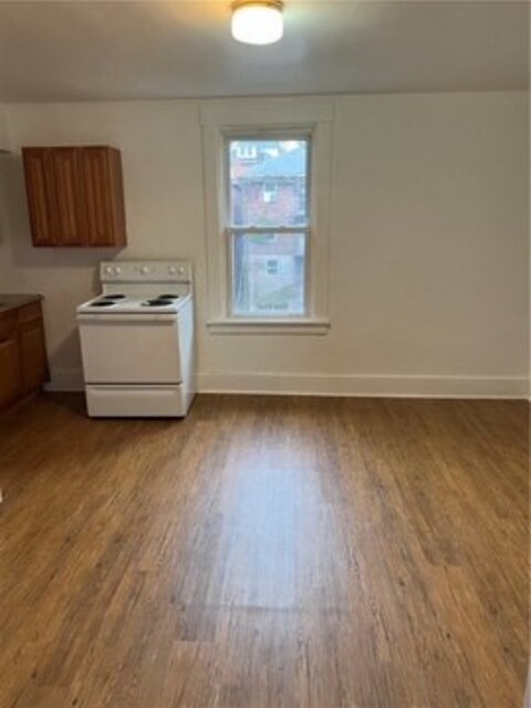 Foto del edificio - 121 Sumner Ave