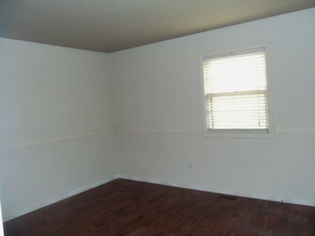 Foto del edificio - 1420 E 124th St
