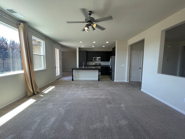 Building Photo - 2140 Starlight Dr