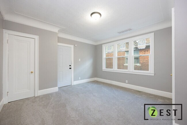 Foto del edificio - 3775 Tyler St