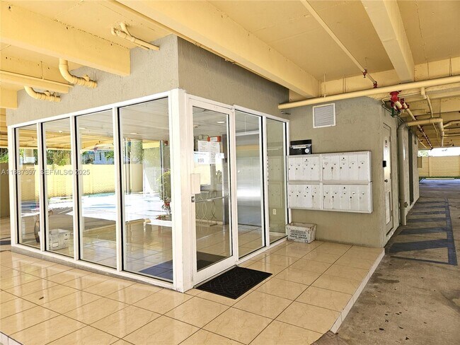 Foto del edificio - 437 SW 7th St