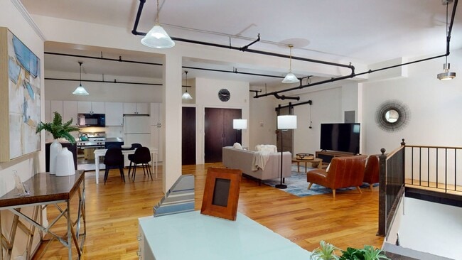 Building Photo - Prime location to experience Boston's dyna...