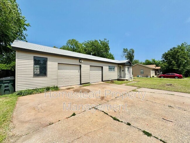 Building Photo - 4101 SE 42nd St