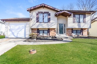 Building Photo - 1253 Advance Dr