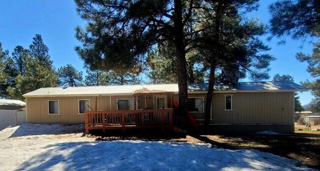 Building Photo - 260 Canyon Cir