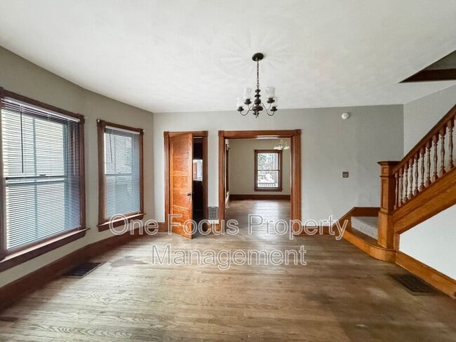 Building Photo - 812 3rd Ave