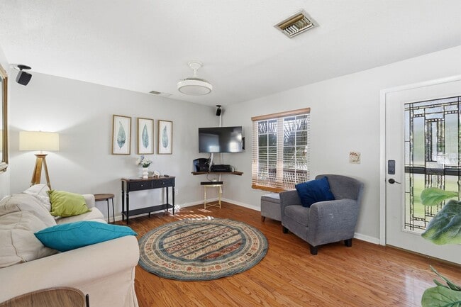 Foto del edificio - Charming 3 Bedroom Home in Mount Dora – Available Now!