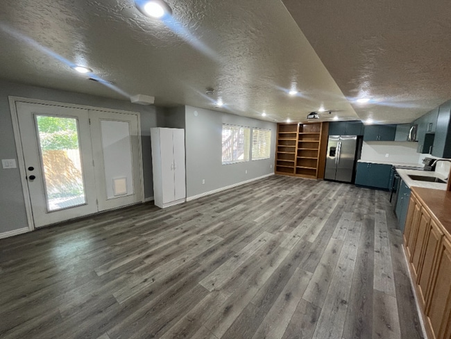 Photo - 6624 S Bouchelle Cv (Salt Lake City, UT) Apartment