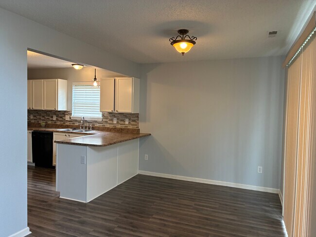 Foto del edificio - 2396 Meadow Bend Dr