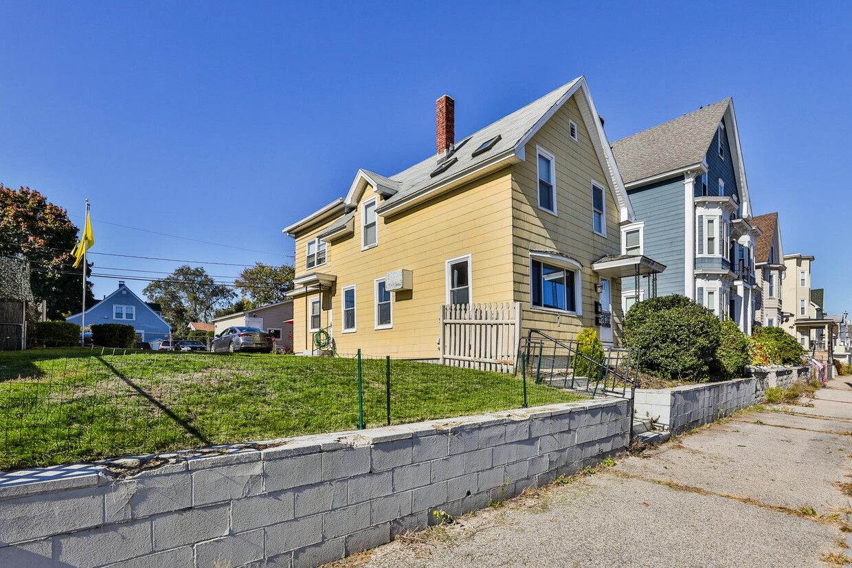 Foto principal - 204 Cartier St