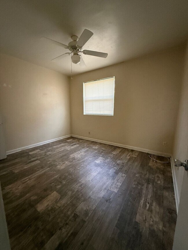 Foto del edificio - Charming 2-Bedroom Home — Available Now at 1228 Riverbank Court, Jacksonville, FL
