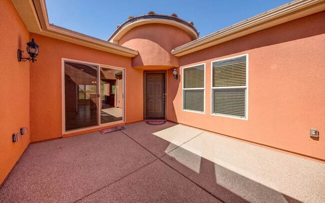 Building Photo - Sun City House
